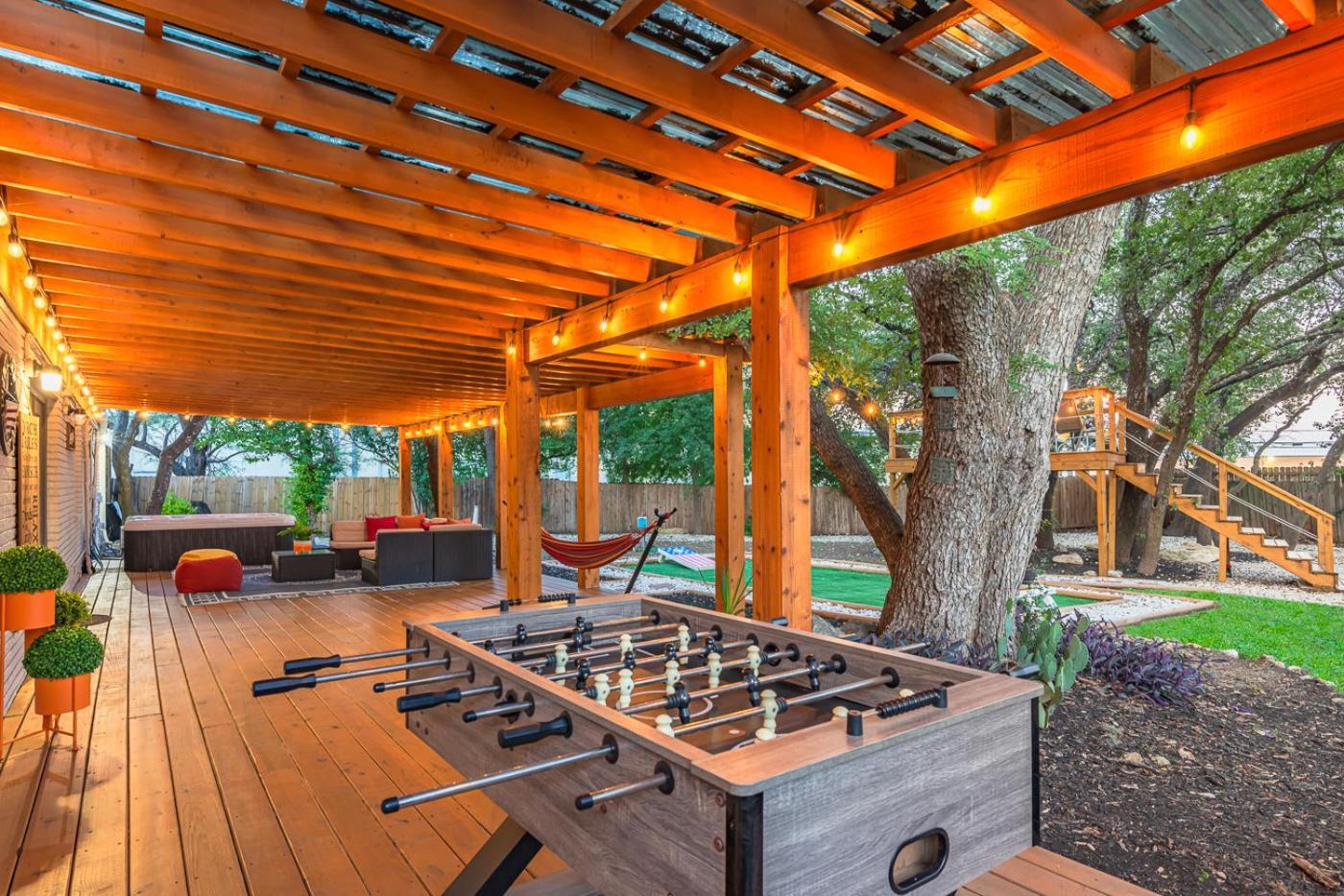 Luxurious Home With Hot Tub & Tree Deck By 6Flags 圣安东尼奥 外观 照片