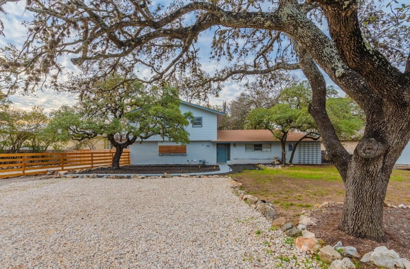 Luxurious Home With Hot Tub & Tree Deck By 6Flags 圣安东尼奥 外观 照片