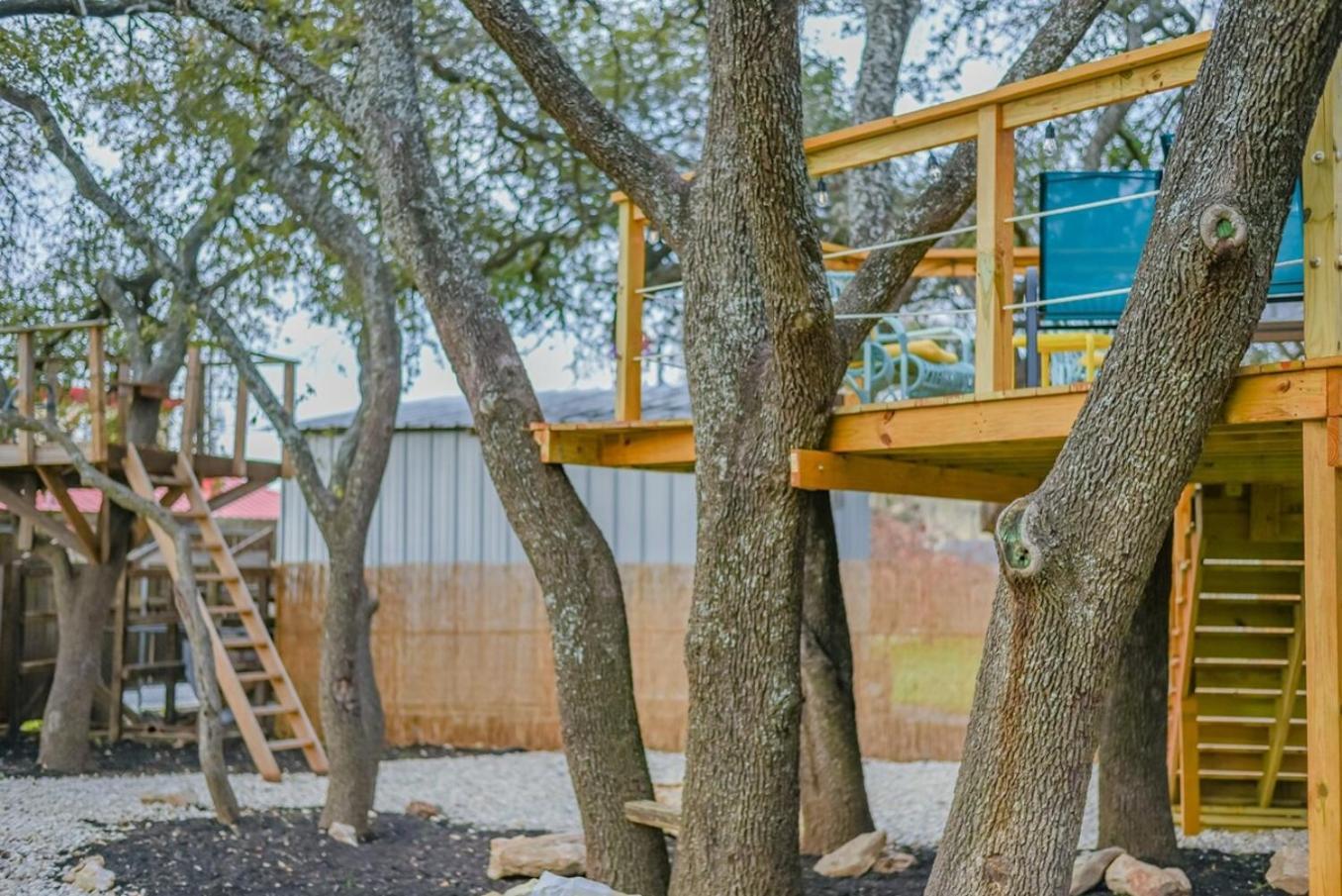 Luxurious Home With Hot Tub & Tree Deck By 6Flags 圣安东尼奥 外观 照片