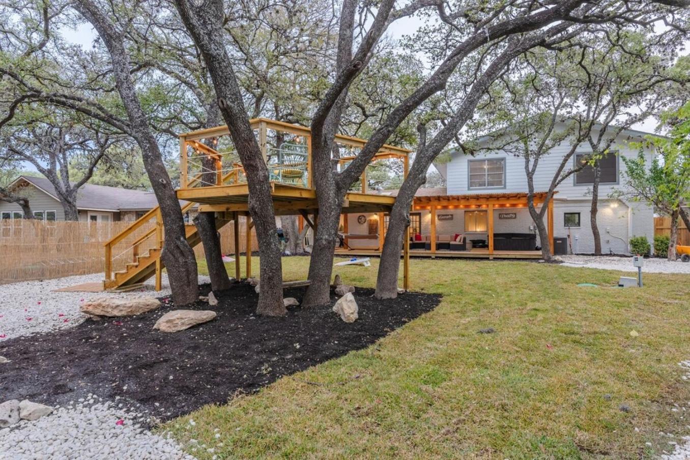 Luxurious Home With Hot Tub & Tree Deck By 6Flags 圣安东尼奥 外观 照片